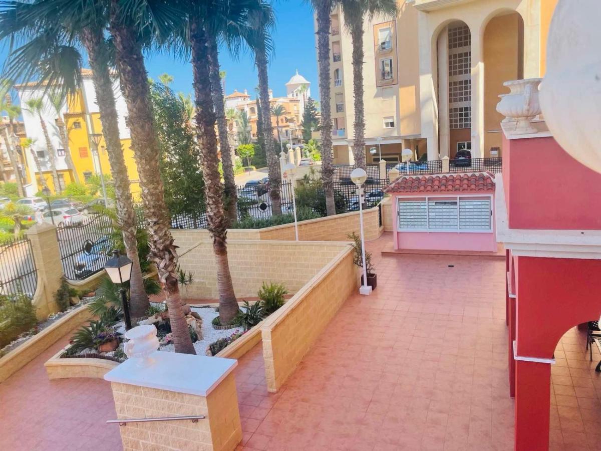 Beach Apartament In Torrevieja Eksteriør bilde