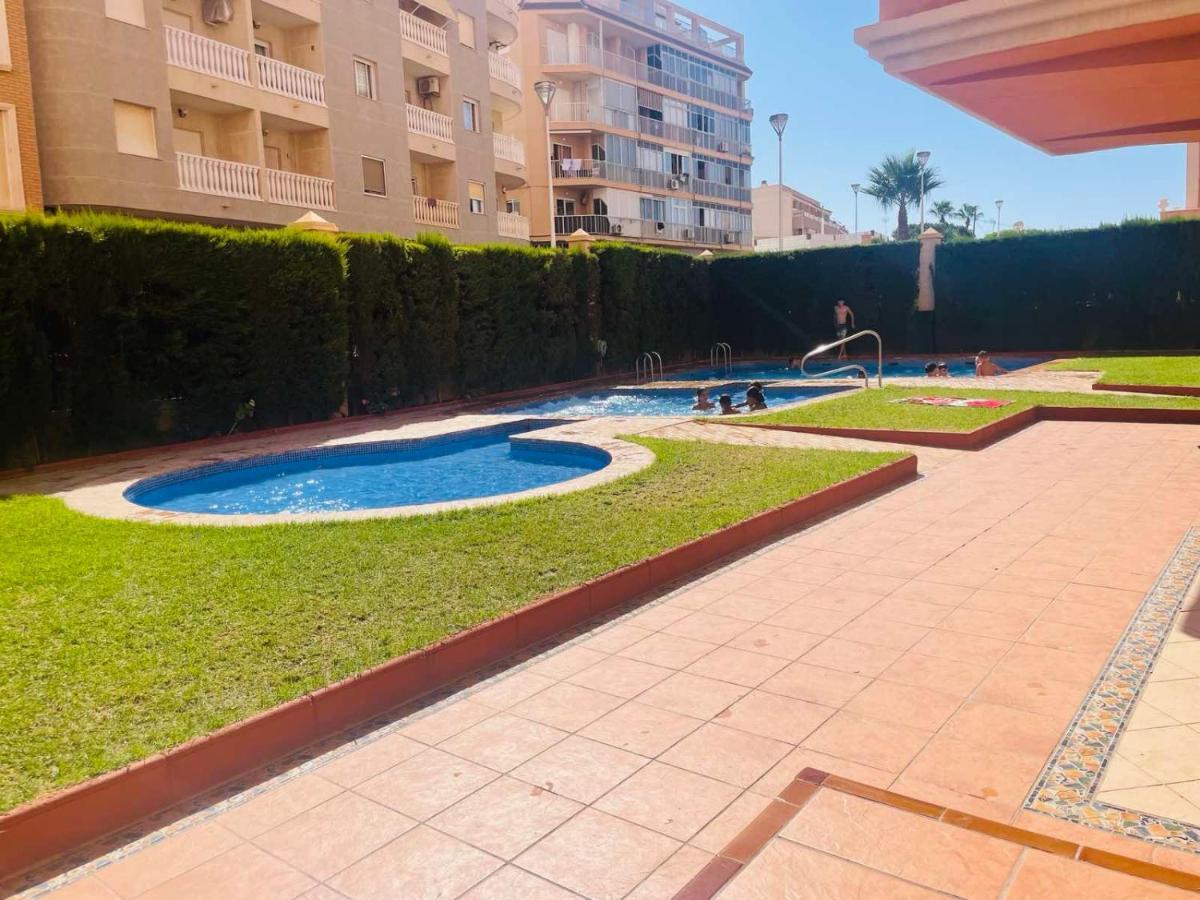 Beach Apartament In Torrevieja Eksteriør bilde